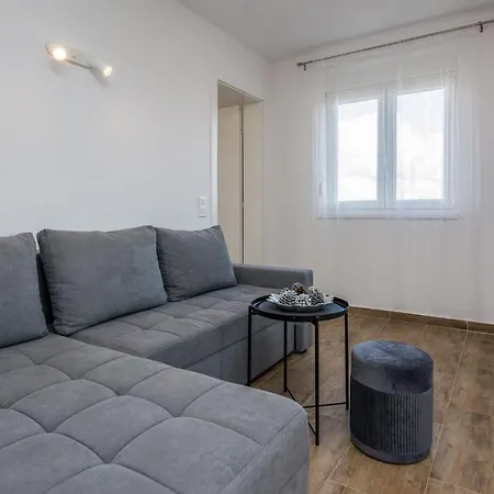 Pejakovic 3 By Interhome Apartman