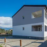 Lägenhet Pejakovic 3 By Interhome