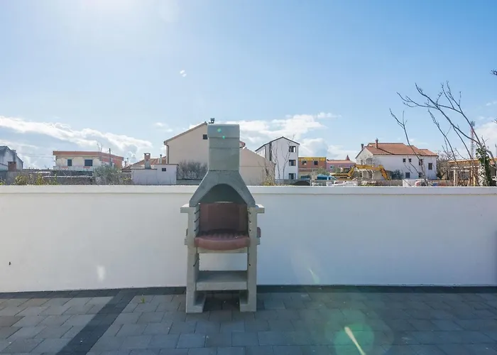 Pejakovic 3 By Interhome Vir