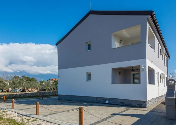 Appartement Pejakovic 3 By Interhome